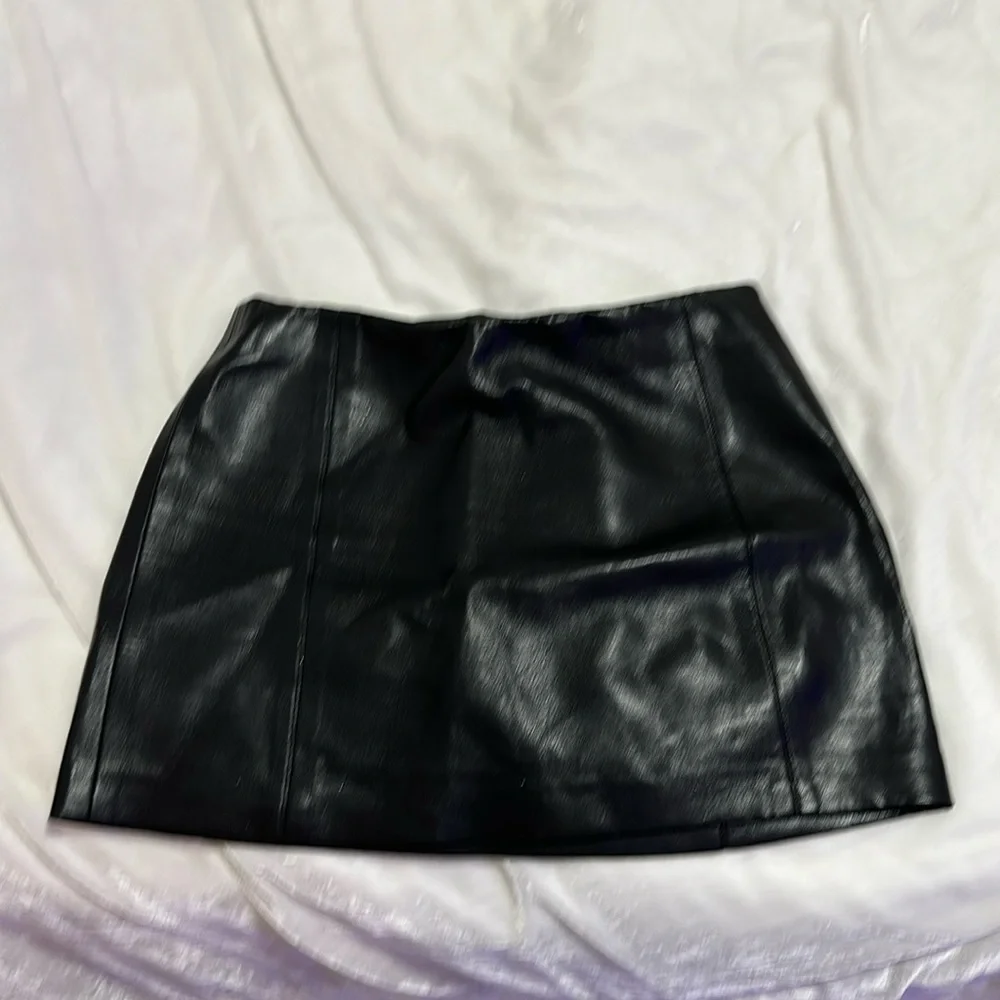 Aritzia Wilfred Leather Skirt - Picture 1 of 2